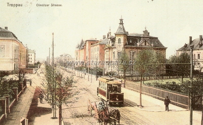 kavaasdksd.jpg - Pohled z viaduktu směrem k nemocnici. Pohlednice z doby po roce 1905