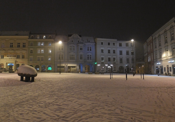 Večerní Opava pod sněhem