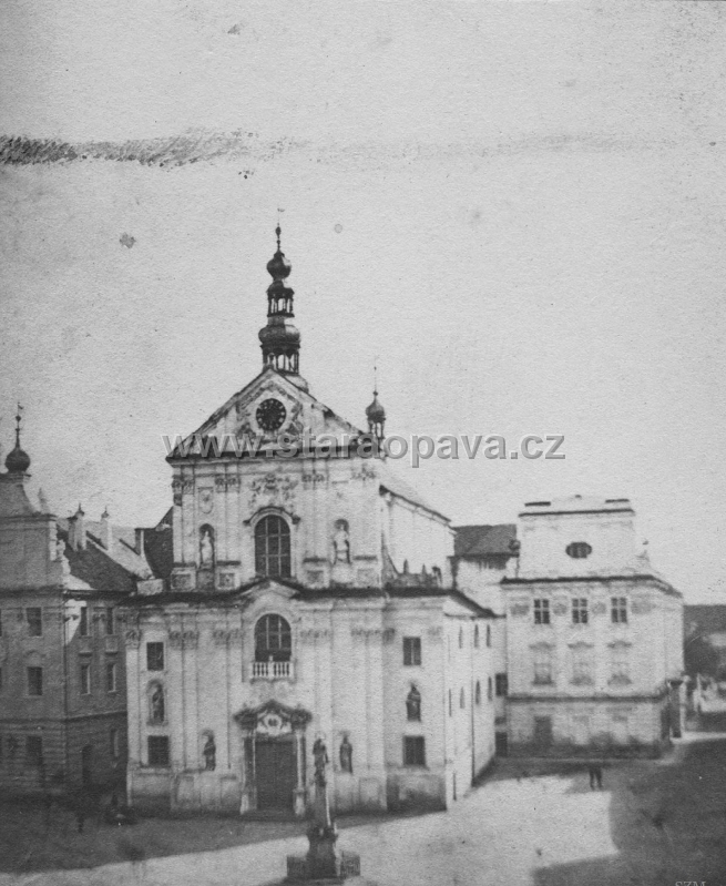 doln.jpg - Dolní nám. na fotografii z doby kolem roku 1860.