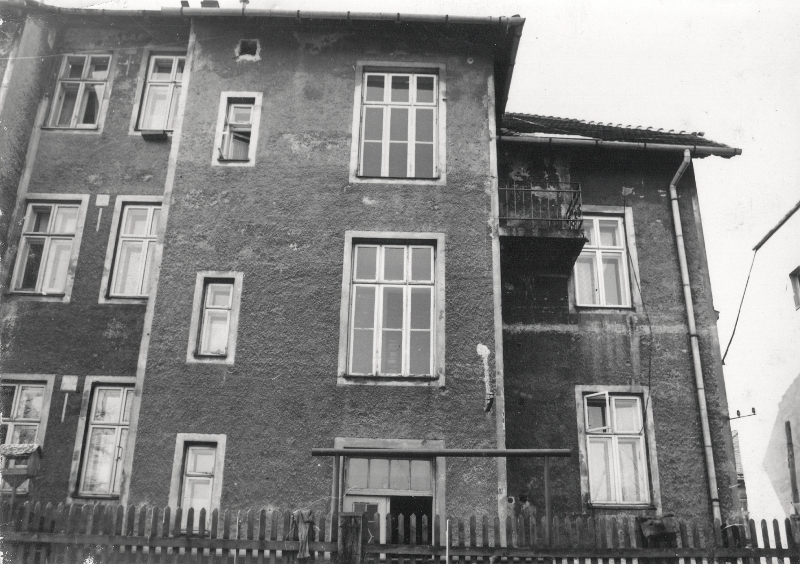 skenování0063.jpg - Dům č.p. 18 ze dvora na fotografii nejspíš ze 60.let 20. století