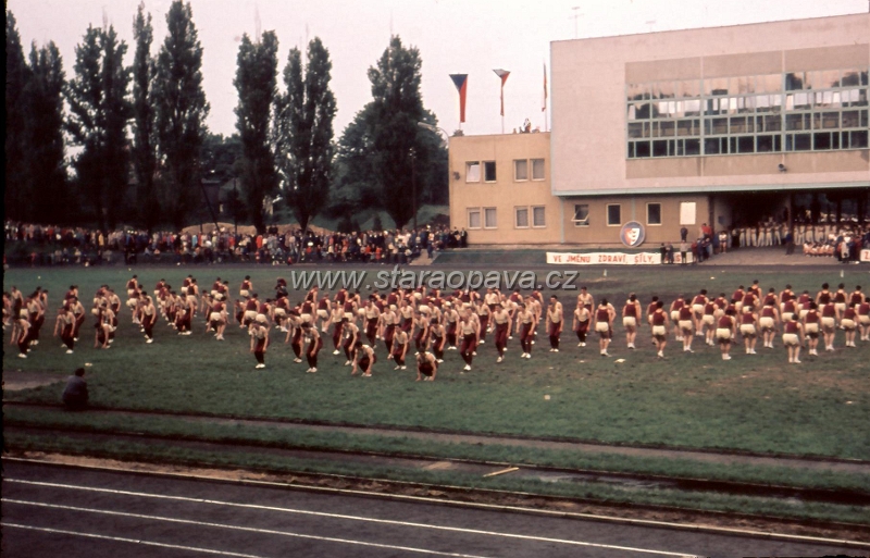 Spartakiada1-1965.jpg - Cvičení na Tyršivě stadioně